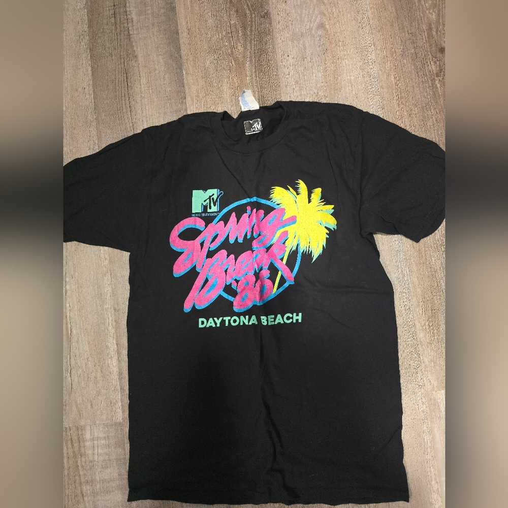 Men's t shirt